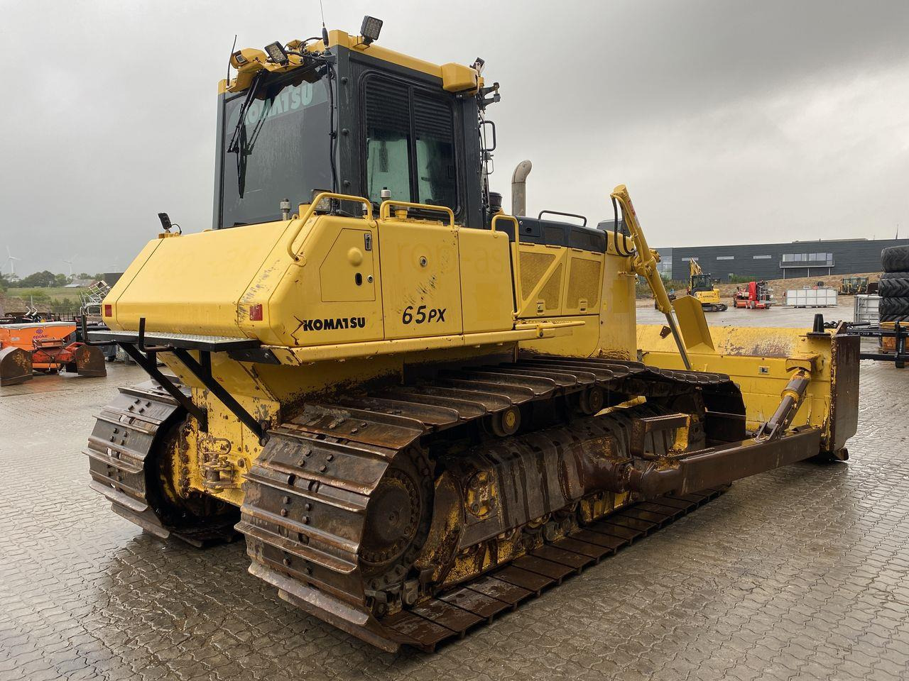 Komatsu D65PX-18 - Máy ủi: hình 4 Komatsu D65PX-18 - Máy ủi: hình 4