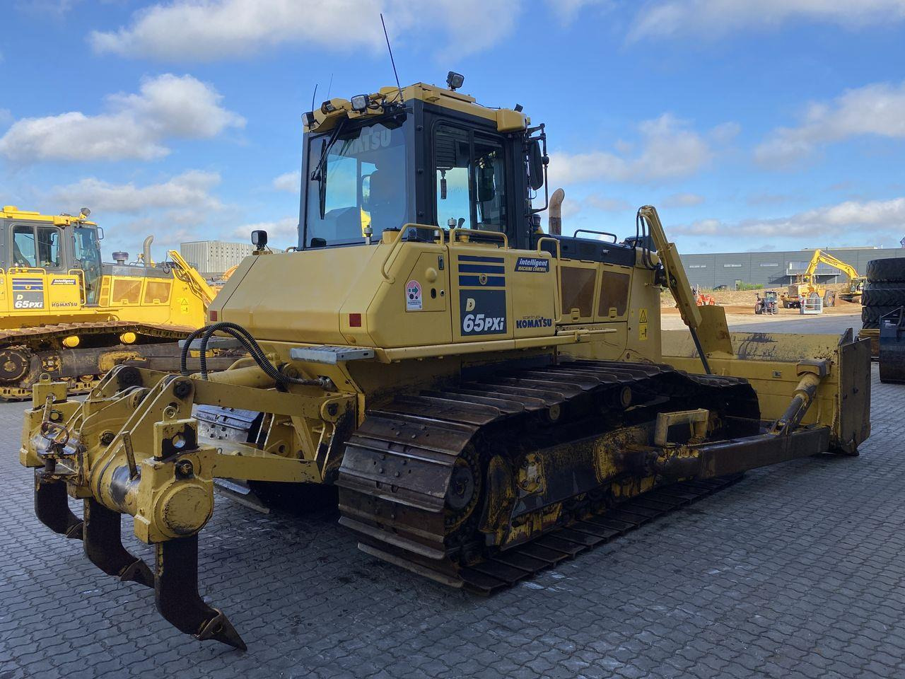 Komatsu D65PXI-18 - Máy ủi: hình 4 Komatsu D65PXI-18 - Máy ủi: hình 4