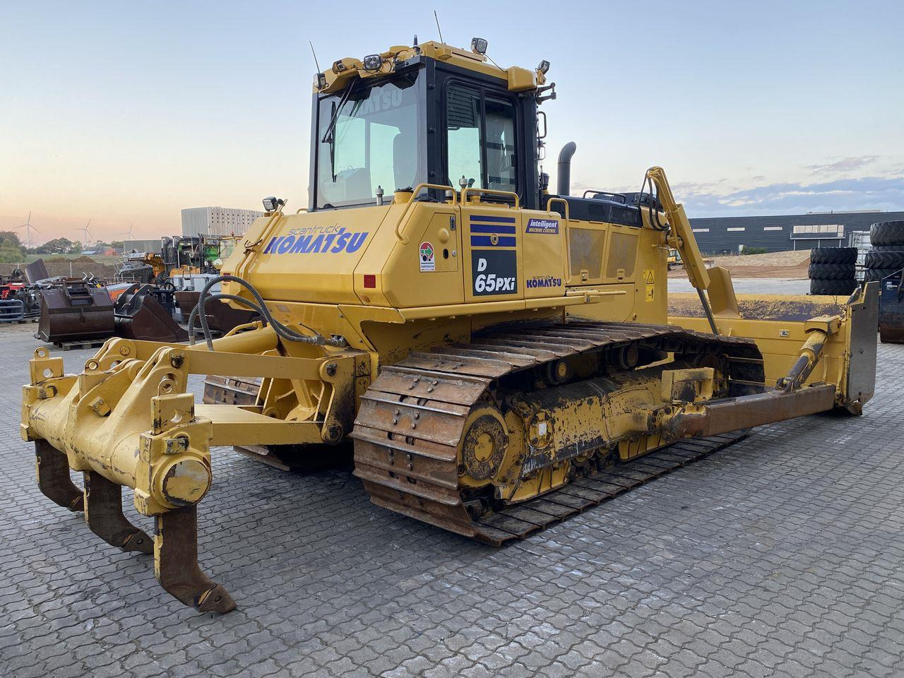 Komatsu D65PXI-18EO - Máy ủi: hình 4 Komatsu D65PXI-18EO - Máy ủi: hình 4