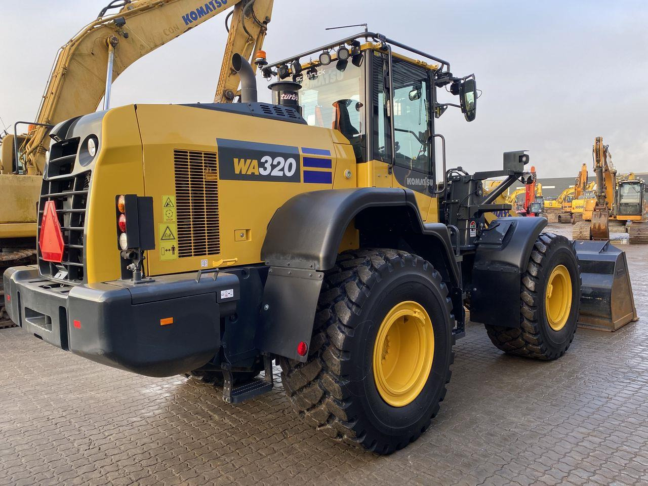 Komatsu WA320-8EO - Máy xúc lật bánh lốp: hình 4 Komatsu WA320-8EO - Máy xúc lật bánh lốp: hình 4