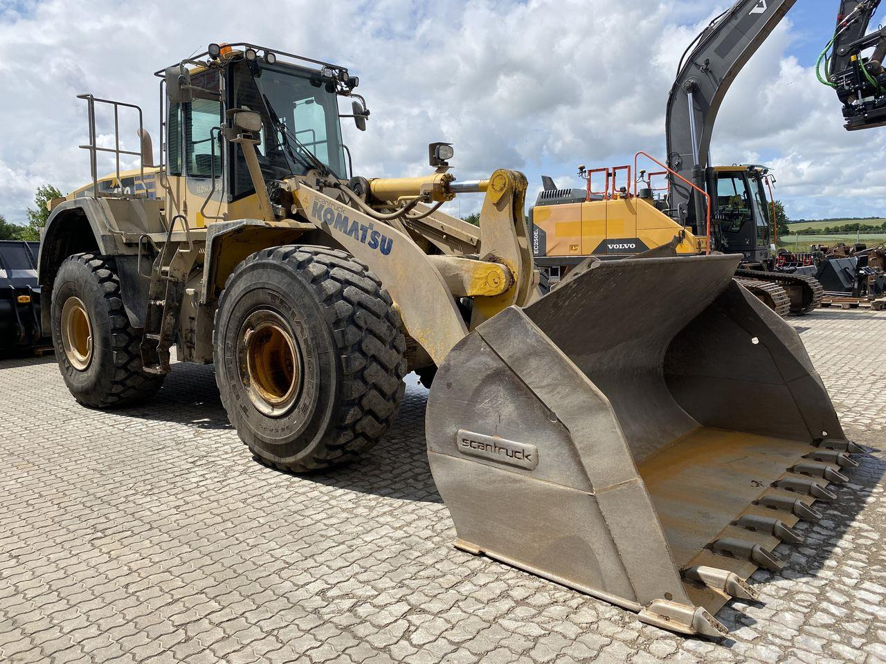 Komatsu WA470-7 - Máy xúc lật bánh lốp: hình 5 Komatsu WA470-7 - Máy xúc lật bánh lốp: hình 5