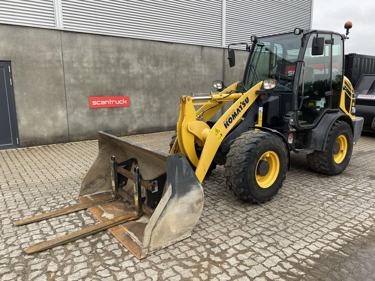 Komatsu WA70M-8EO - Máy xúc lật mini gấp khúc: hình 1 Komatsu WA70M-8EO - Máy xúc lật mini gấp khúc: hình 1