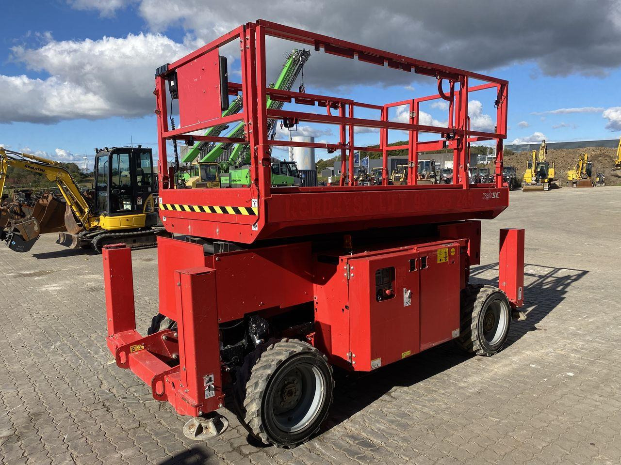 Manitou 120SC - Máy nâng người hình kéo: hình 4 Manitou 120SC - Máy nâng người hình kéo: hình 4