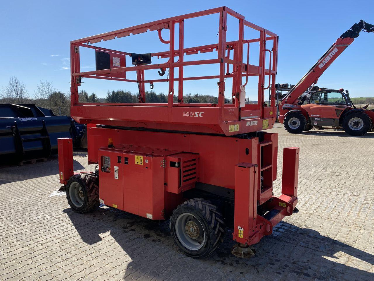 Manitou 140SC - Máy nâng người hình kéo: hình 5 Manitou 140SC - Máy nâng người hình kéo: hình 5