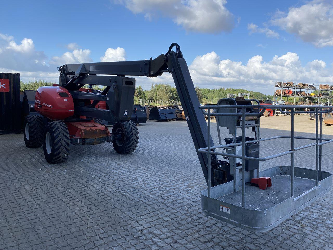 Manitou 200ATJ RC - Xe nâng người nhiều khớp nối: hình 5 Manitou 200ATJ RC - Xe nâng người nhiều khớp nối: hình 5