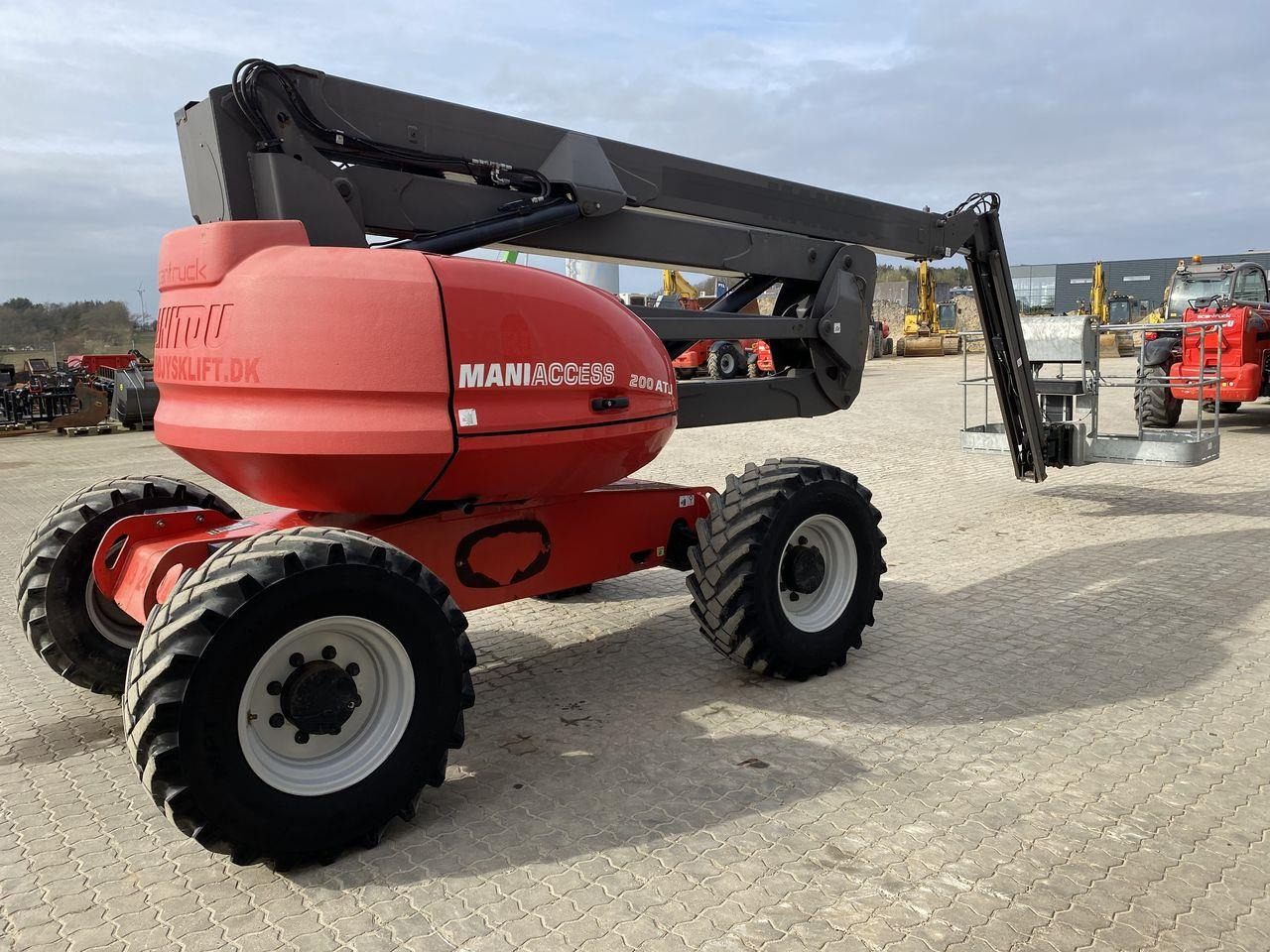 Manitou 200ATJ RC - Xe nâng người nhiều khớp nối: hình 4 Manitou 200ATJ RC - Xe nâng người nhiều khớp nối: hình 4