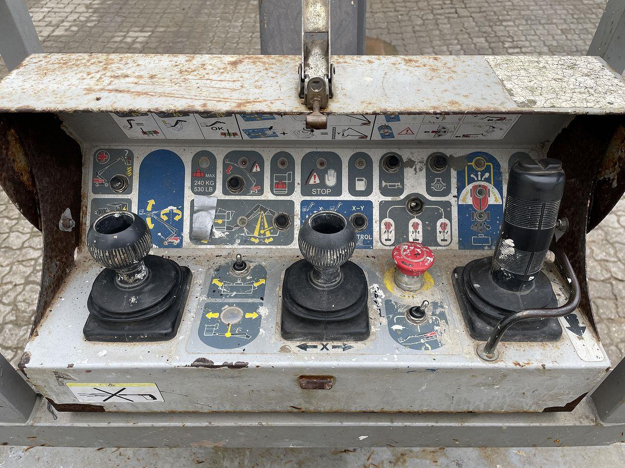 Manitou 260TJ - Xe nâng người hình viễn vọng kính: hình 3 Manitou 260TJ - Xe nâng người hình viễn vọng kính: hình 3