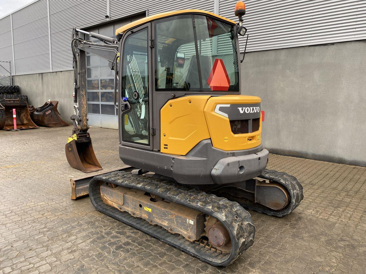 Volvo ECR50 - Máy xúc mini: hình 2 Volvo ECR50 - Máy xúc mini: hình 2