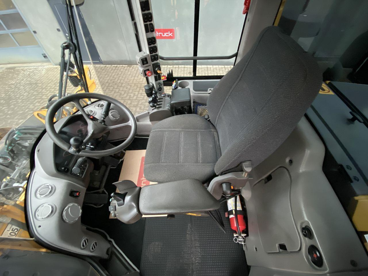 Volvo L60G - Máy xúc lật bánh lốp: hình 3 Volvo L60G - Máy xúc lật bánh lốp: hình 3