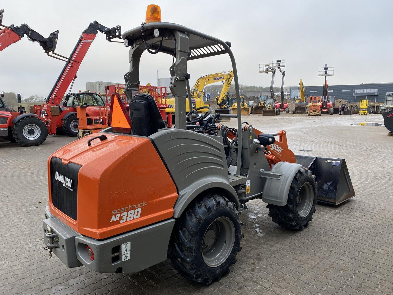 Weycor AR380 Agrar - Máy xúc lật mini gấp khúc: hình 4 Weycor AR380 Agrar - Máy xúc lật mini gấp khúc: hình 4