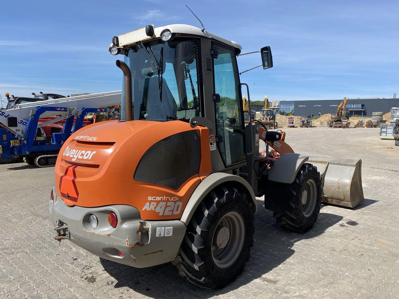 Weycor AR420 - Máy xúc lật mini gấp khúc: hình 4 Weycor AR420 - Máy xúc lật mini gấp khúc: hình 4