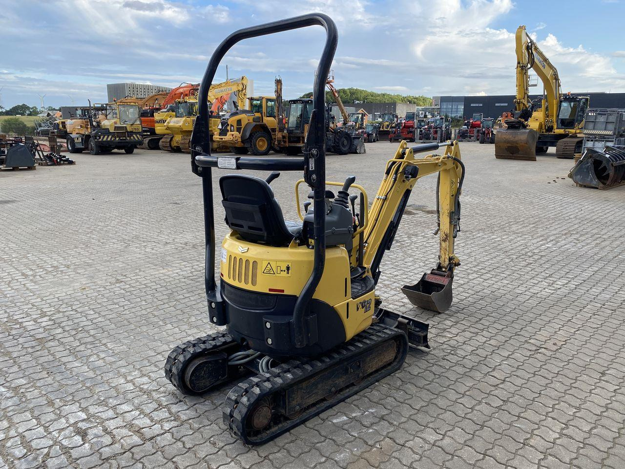 Yanmar VIO12 - Máy xúc mini: hình 4 Yanmar VIO12 - Máy xúc mini: hình 4