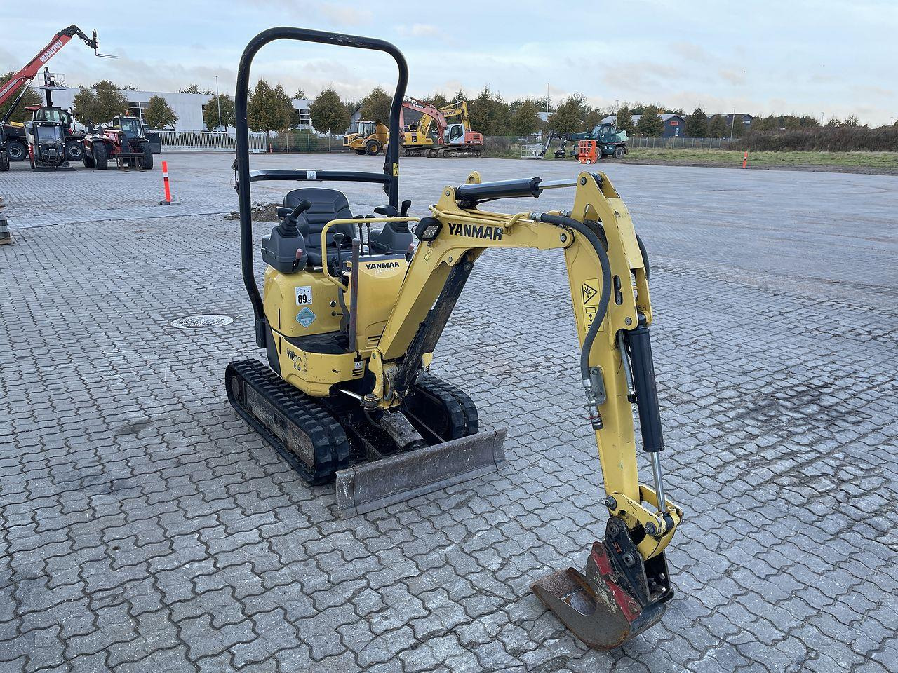 Yanmar VIO12 - Máy xúc mini: hình 5 Yanmar VIO12 - Máy xúc mini: hình 5