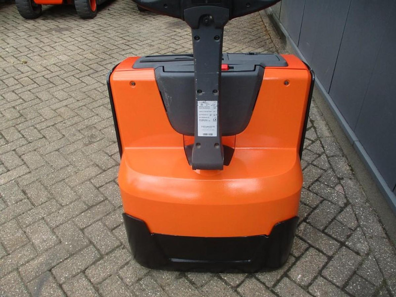 BT LWE 160 - Xe tải nâng pallet: hình 5 BT LWE 160 - Xe tải nâng pallet: hình 5