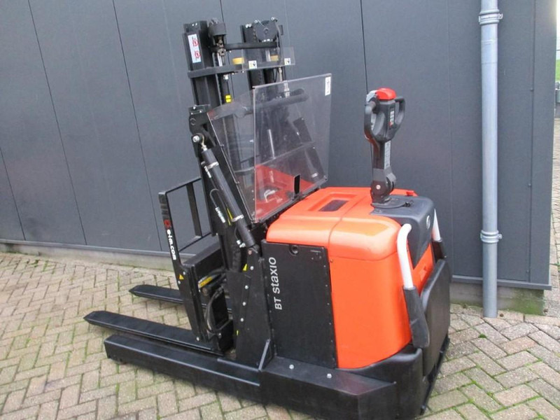 BT SPE 120 XR - Xe tiếp cận xếp chồng: hình 3 BT SPE 120 XR - Xe tiếp cận xếp chồng: hình 3