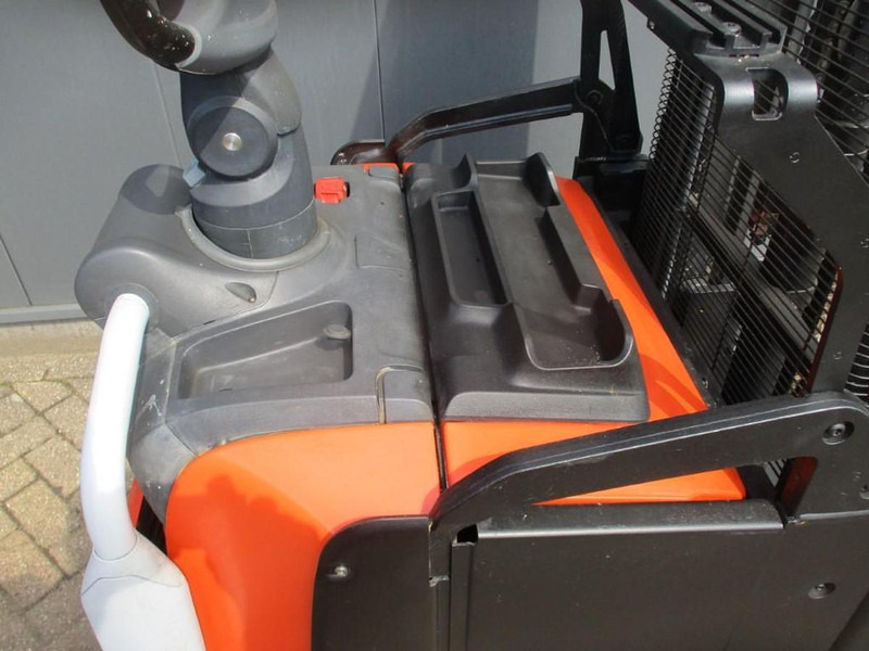 BT SPE 200L - Máy xếp chồng: hình 5 BT SPE 200L - Máy xếp chồng: hình 5