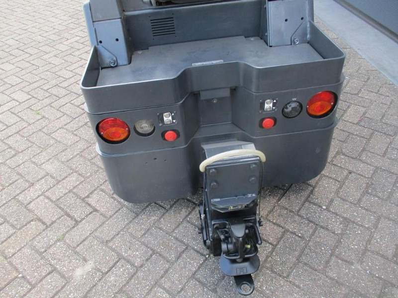 Linde P 60 - Xe cày kéo: hình 5 Linde P 60 - Xe cày kéo: hình 5