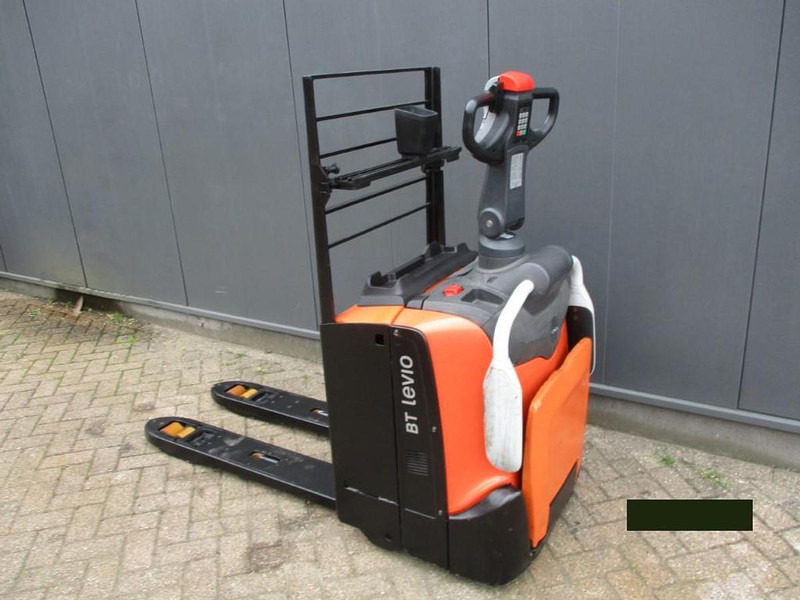 Toyota LPE 200 - Xe tải nâng pallet: hình 3 Toyota LPE 200 - Xe tải nâng pallet: hình 3