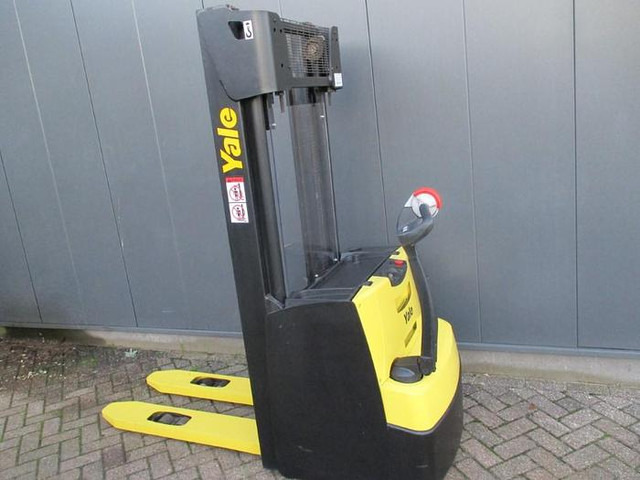 Yale MS 16 - Máy xếp chồng: hình 3 Yale MS 16 - Máy xếp chồng: hình 3