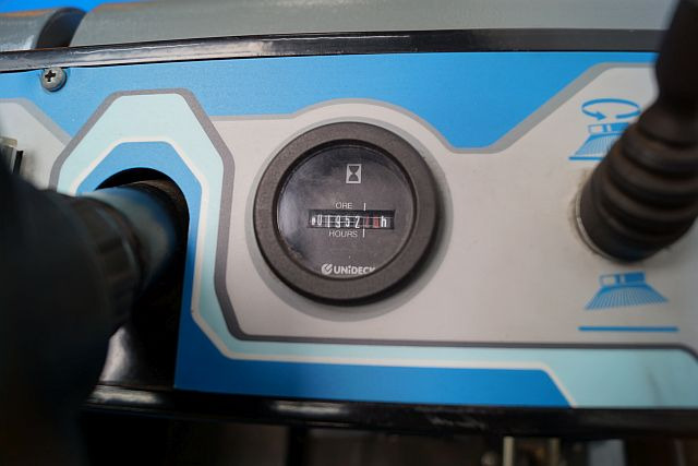 Isal PB155 LPG - Xe quét rác công nghiệp: hình 4 Isal PB155 LPG - Xe quét rác công nghiệp: hình 4