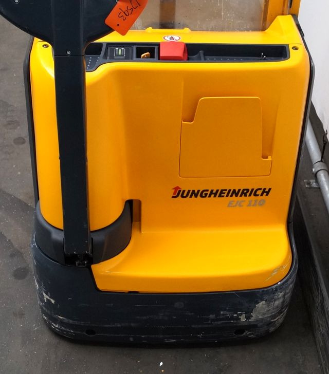 Jungheinrich EJC110 - Máy xếp chồng: hình 3 Jungheinrich EJC110 - Máy xếp chồng: hình 3