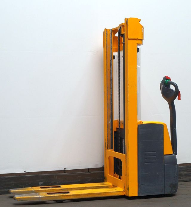 Jungheinrich EJC110 - Máy xếp chồng: hình 1 Jungheinrich EJC110 - Máy xếp chồng: hình 1