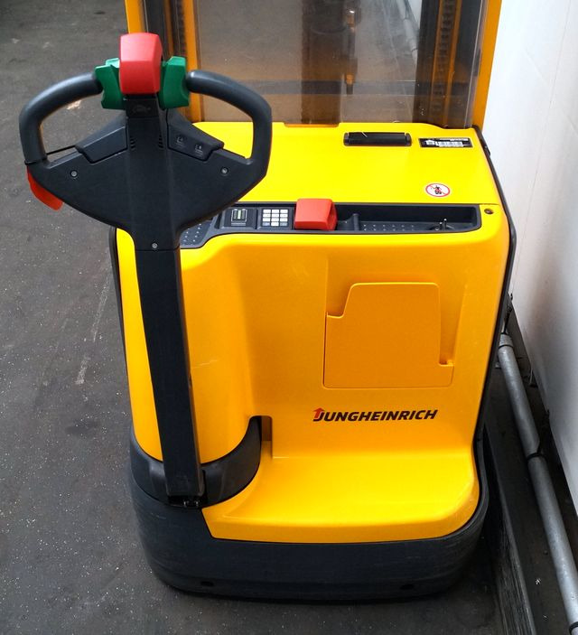 Jungheinrich EJC214 - Máy xếp chồng: hình 3 Jungheinrich EJC214 - Máy xếp chồng: hình 3