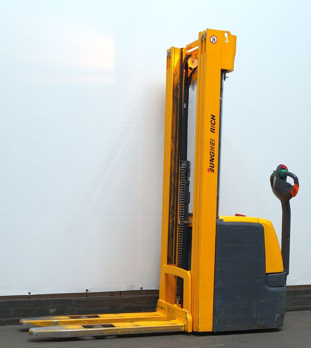 Jungheinrich EJC214 - Máy xếp chồng: hình 1 Jungheinrich EJC214 - Máy xếp chồng: hình 1