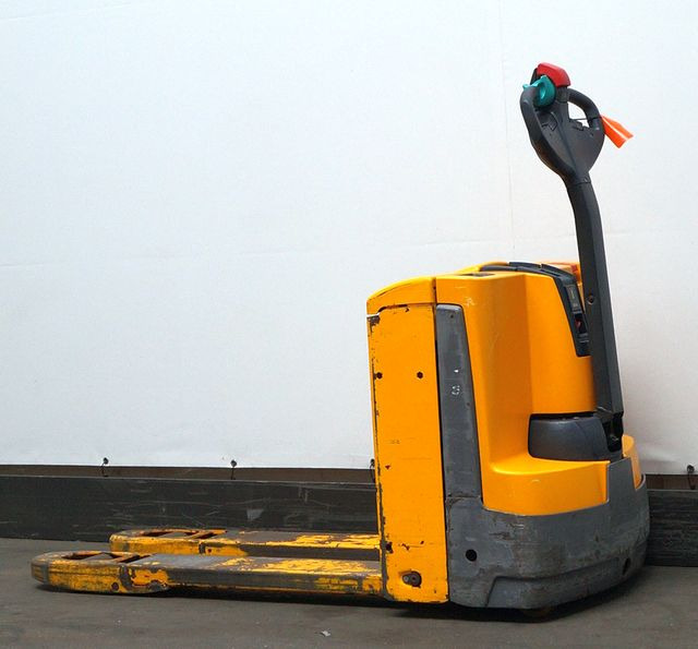 Jungheinrich EJE116 - Xe tải nâng pallet: hình 2 Jungheinrich EJE116 - Xe tải nâng pallet: hình 2