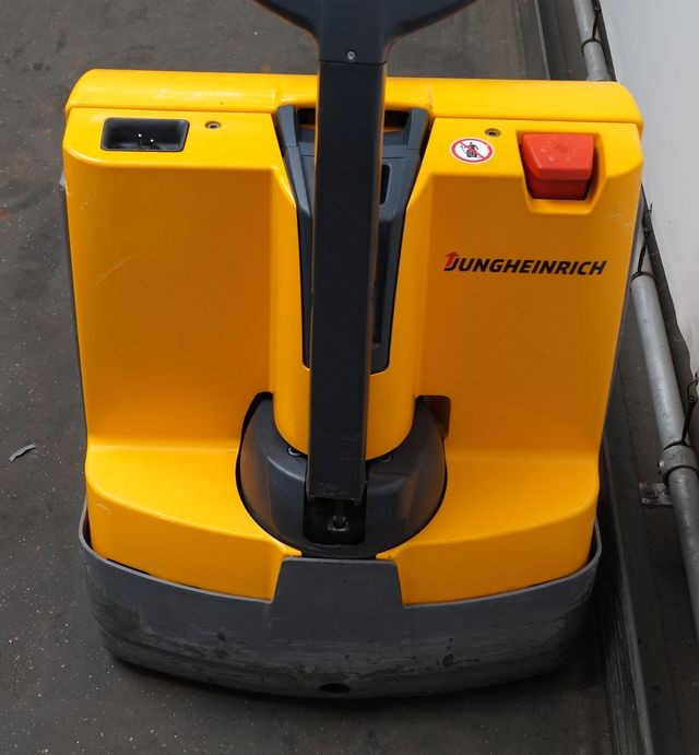 Jungheinrich EJE116 - Xe tải nâng pallet: hình 3 Jungheinrich EJE116 - Xe tải nâng pallet: hình 3