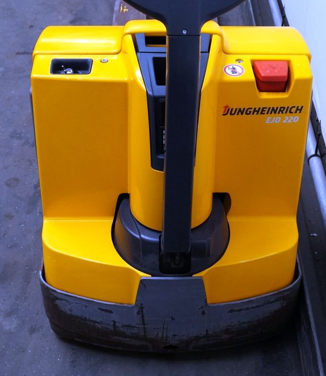 Jungheinrich EJE220 - Xe tải nâng pallet: hình 3 Jungheinrich EJE220 - Xe tải nâng pallet: hình 3