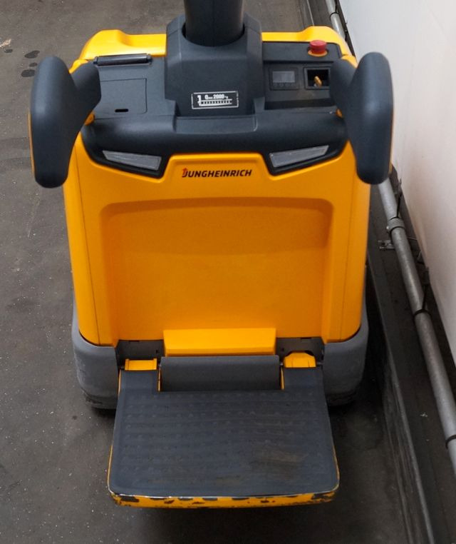 Jungheinrich ERE120 - Xe tải nâng pallet: hình 3 Jungheinrich ERE120 - Xe tải nâng pallet: hình 3