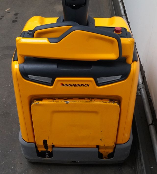 Jungheinrich ERE120 - Xe tải nâng pallet: hình 4 Jungheinrich ERE120 - Xe tải nâng pallet: hình 4