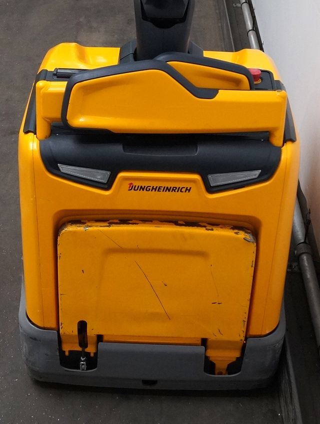Jungheinrich ERE125 - Xe tải nâng pallet: hình 3 Jungheinrich ERE125 - Xe tải nâng pallet: hình 3