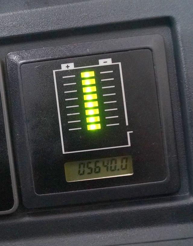 Jungheinrich ERE225 - Xe tải nâng pallet: hình 4 Jungheinrich ERE225 - Xe tải nâng pallet: hình 4