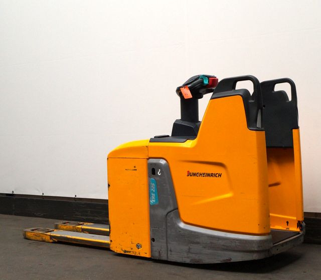 Jungheinrich ERE225 - Xe tải nâng pallet: hình 2 Jungheinrich ERE225 - Xe tải nâng pallet: hình 2