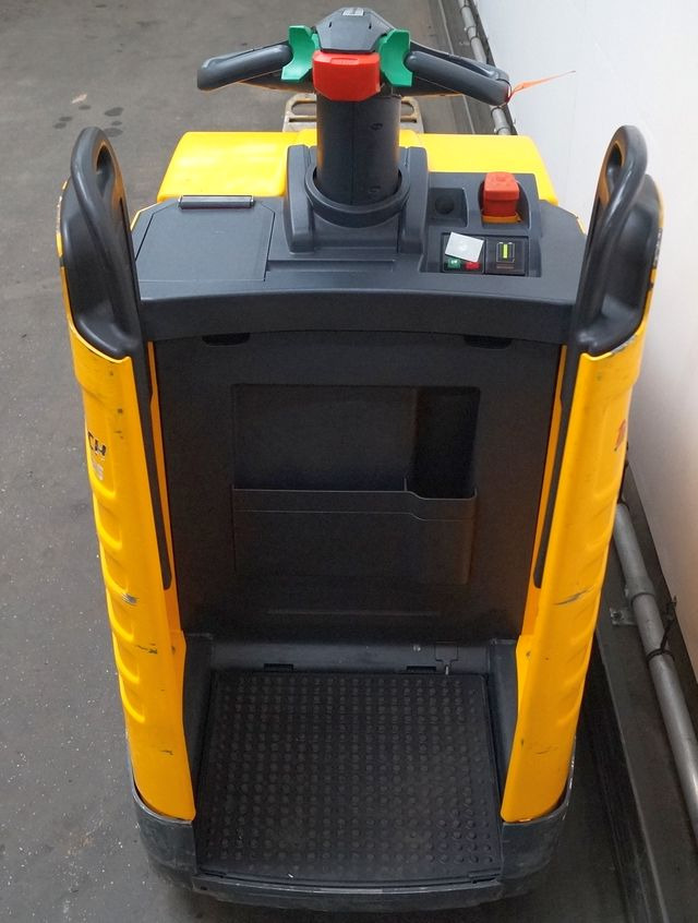 Jungheinrich ERE225 - Xe tải nâng pallet: hình 3 Jungheinrich ERE225 - Xe tải nâng pallet: hình 3