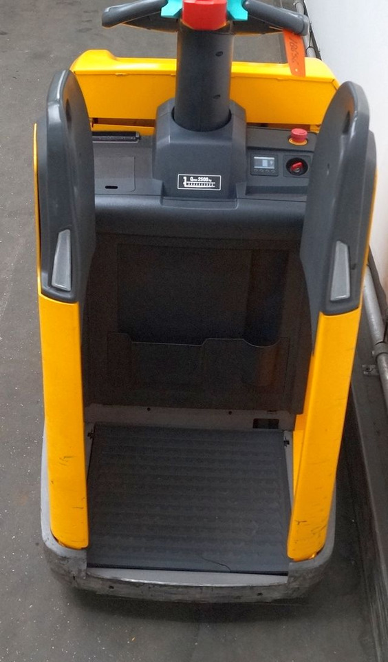 Jungheinrich ERE225 - Xe tải nâng pallet: hình 3 Jungheinrich ERE225 - Xe tải nâng pallet: hình 3