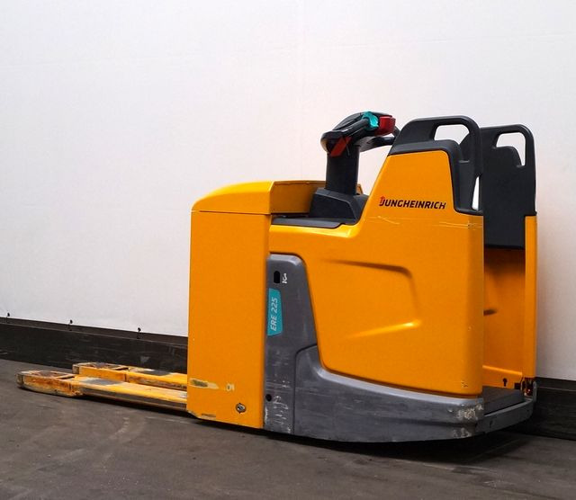 Jungheinrich ERE225 - Xe tải nâng pallet: hình 2 Jungheinrich ERE225 - Xe tải nâng pallet: hình 2