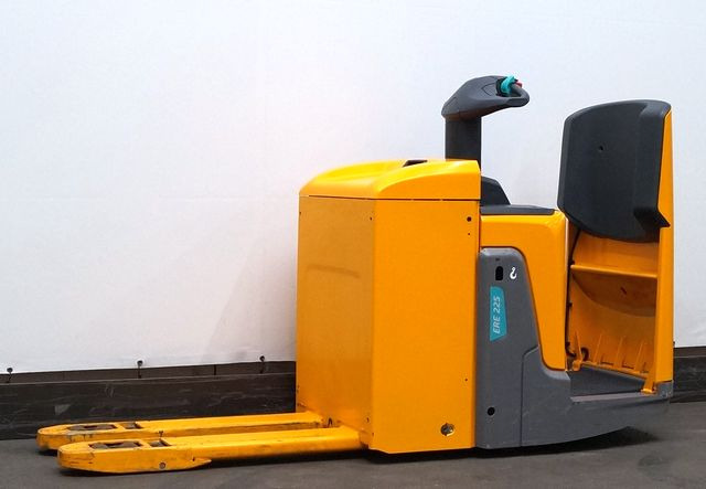 Jungheinrich ERE225 - Xe tải nâng pallet: hình 1 Jungheinrich ERE225 - Xe tải nâng pallet: hình 1