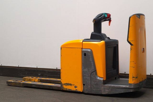 Jungheinrich ERE225 - Xe tải nâng pallet: hình 2 Jungheinrich ERE225 - Xe tải nâng pallet: hình 2