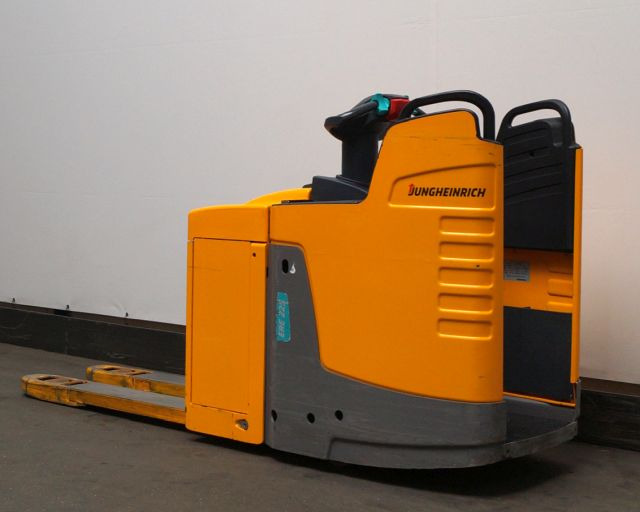 Jungheinrich ERE225 - Xe tải nâng pallet: hình 2 Jungheinrich ERE225 - Xe tải nâng pallet: hình 2