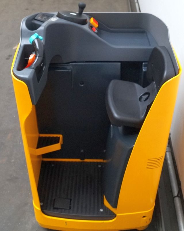 Jungheinrich ESE120 - Xe tải nâng pallet: hình 4 Jungheinrich ESE120 - Xe tải nâng pallet: hình 4