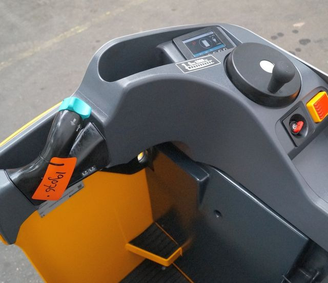 Jungheinrich ESE120 - Xe tải nâng pallet: hình 5 Jungheinrich ESE120 - Xe tải nâng pallet: hình 5