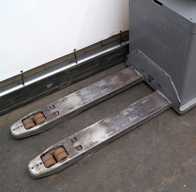 Jungheinrich ESE120 - Xe tải nâng pallet: hình 3 Jungheinrich ESE120 - Xe tải nâng pallet: hình 3