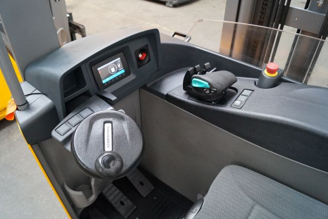 Jungheinrich ETV214 - Xe tải tiếp cận: hình 3 Jungheinrich ETV214 - Xe tải tiếp cận: hình 3