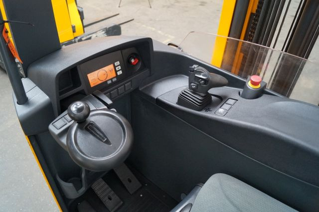 Jungheinrich ETV216 - Xe tải tiếp cận: hình 3 Jungheinrich ETV216 - Xe tải tiếp cận: hình 3