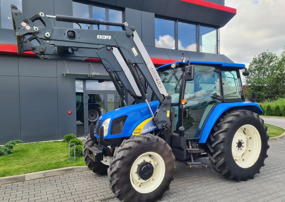 New Holland T5040 - Máy cày: hình 1 New Holland T5040 - Máy cày: hình 1