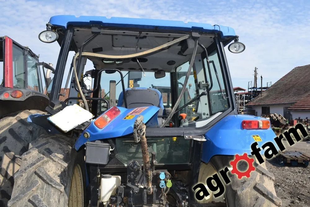 New Holland T5050 skrzynia silnik most obudowa piasta blok zawór - Hộp số cho Máy móc nông nghiệp: hình 1 New Holland T5050 skrzynia silnik most obudowa piasta blok zawór - Hộp số cho Máy móc nông nghiệp: hình 1