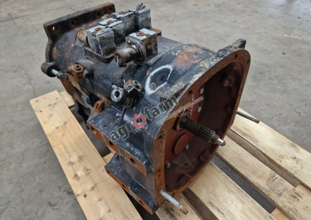 Skrzynia biegów Case Luxxum 120 ZF - Hộp số: hình 1 Skrzynia biegów Case Luxxum 120 ZF - Hộp số: hình 1